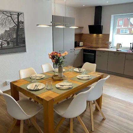 Harm 1, Papenburg, Mit Wallbox Apartmán *